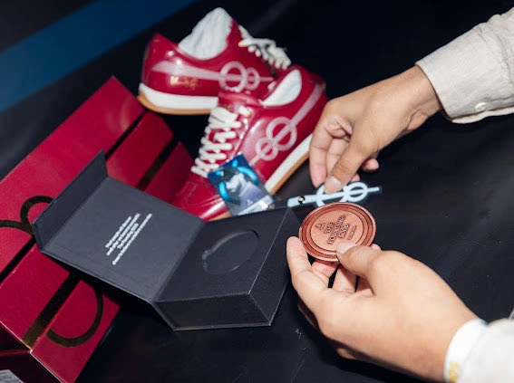 One8 shoes and logo