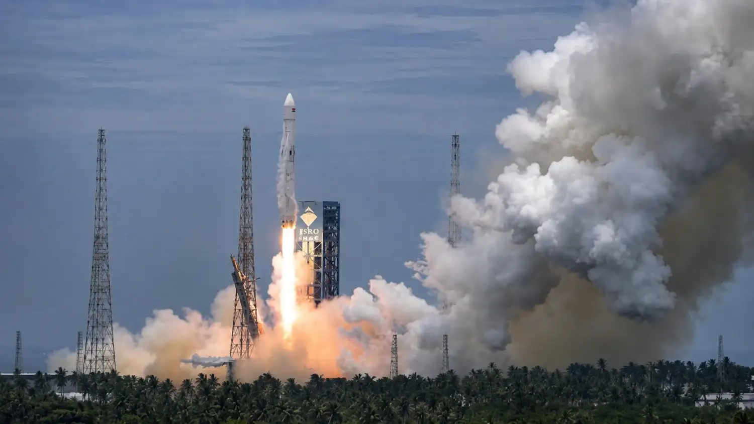 China Breaks New Ground by Landing its Rocket in the Ocean Using a Net!