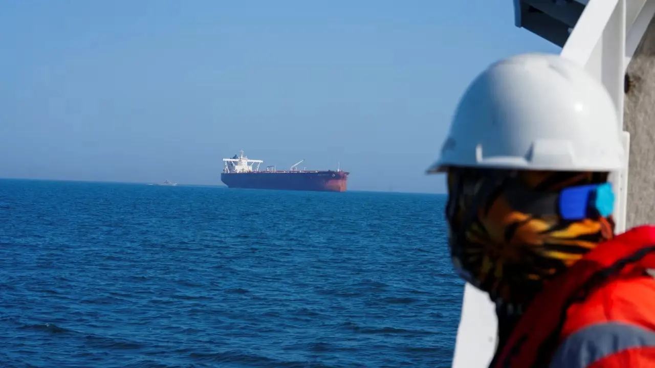 Iran has once again closed the Strait of Hormuz within 24 hours.
