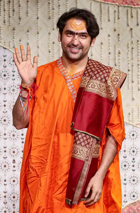 Baba bageshwar attended the Ganesh Puja celebration.
