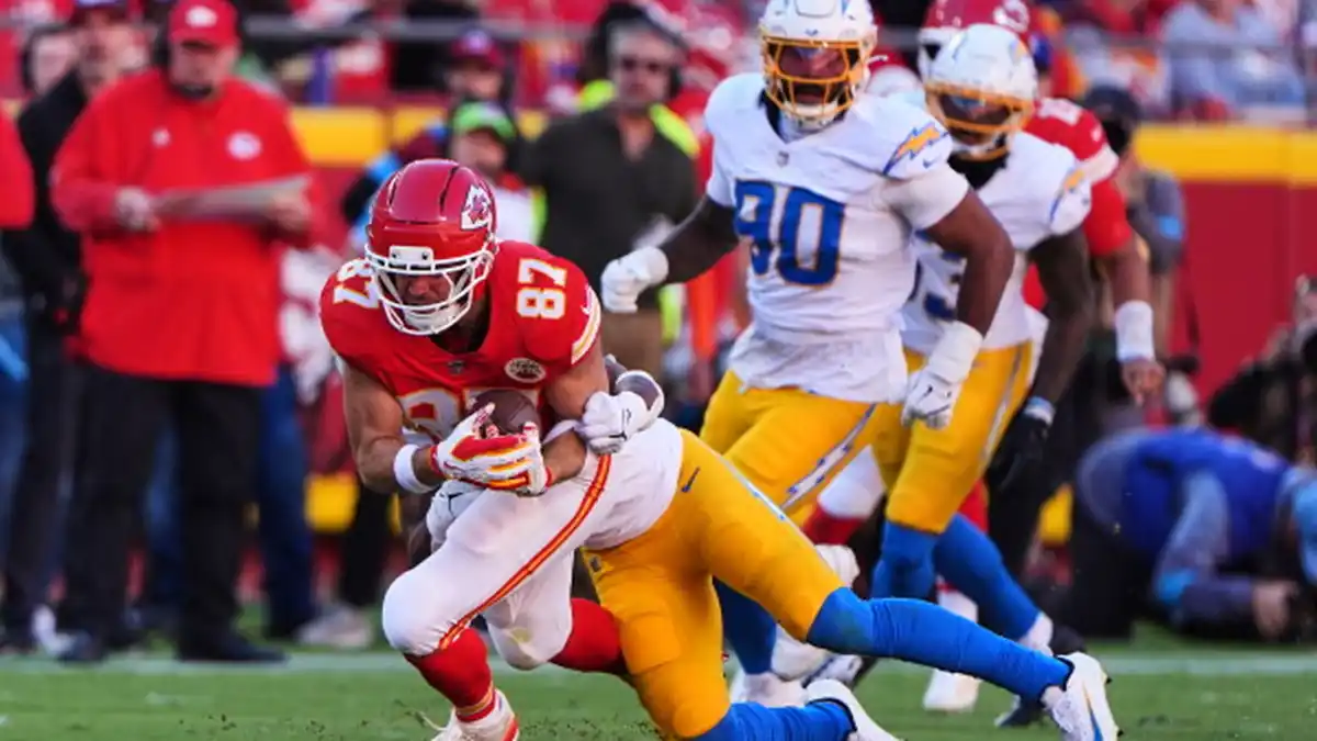 Chiefs 22, Chargers 6: Two Scores by Kenneth Walker Puts the Chiefs on a perfect 5-0 run; the Chargers struggle with 0-6