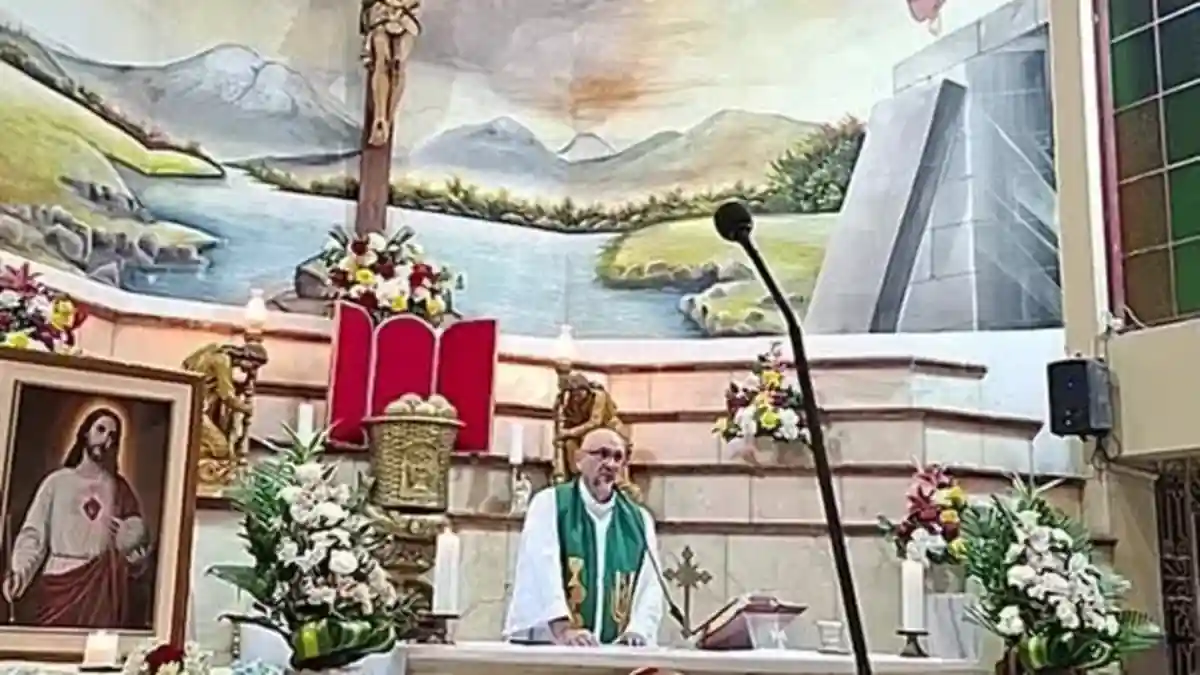 Priest Killed When Crucifix Falls on Him During Livestreamed Service in Ecuador