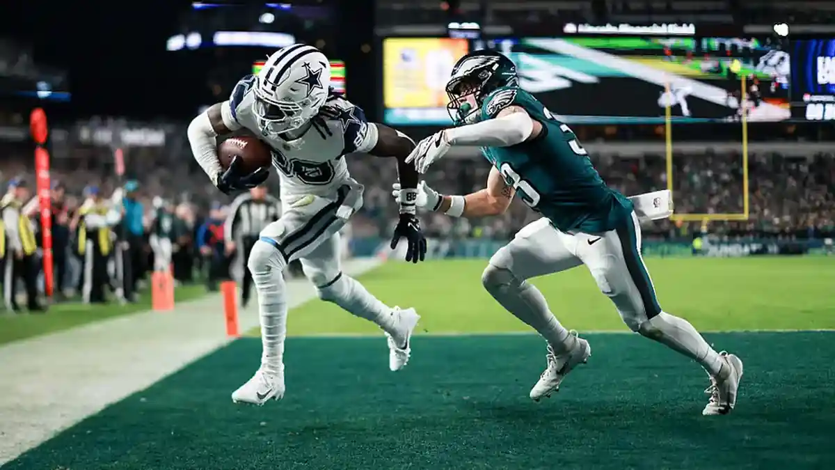 Cowboys Roll Past Depleted Eagles 38-21 on Monday Night Football