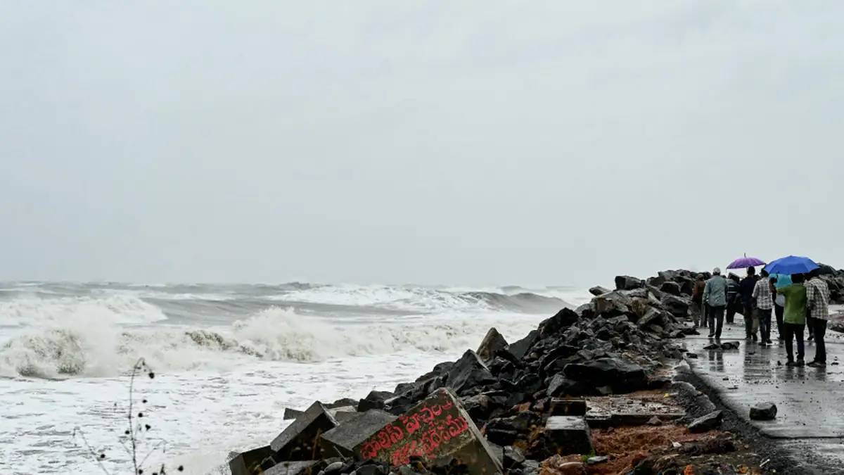 Cyclone Arnab Crosses Andhra Coast, Weakens as Officials Report No Deaths