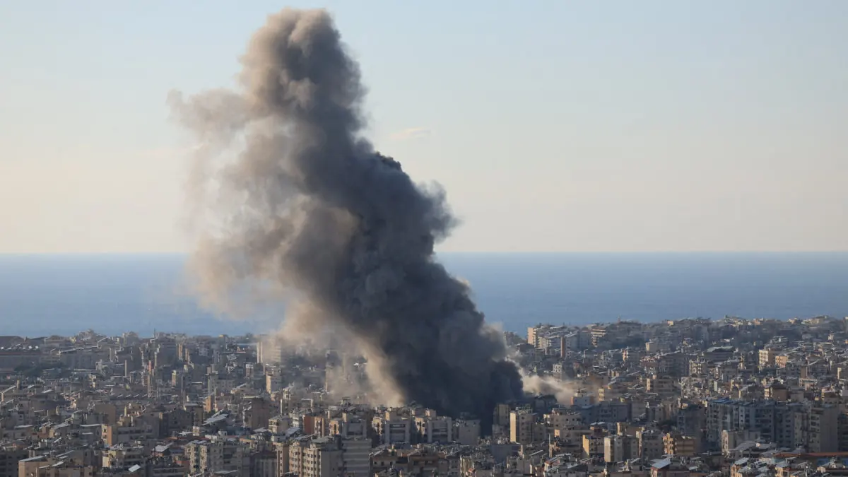 US Bombs Southern Iran As Iran Responds Throughout the Gulf Region, Waging War