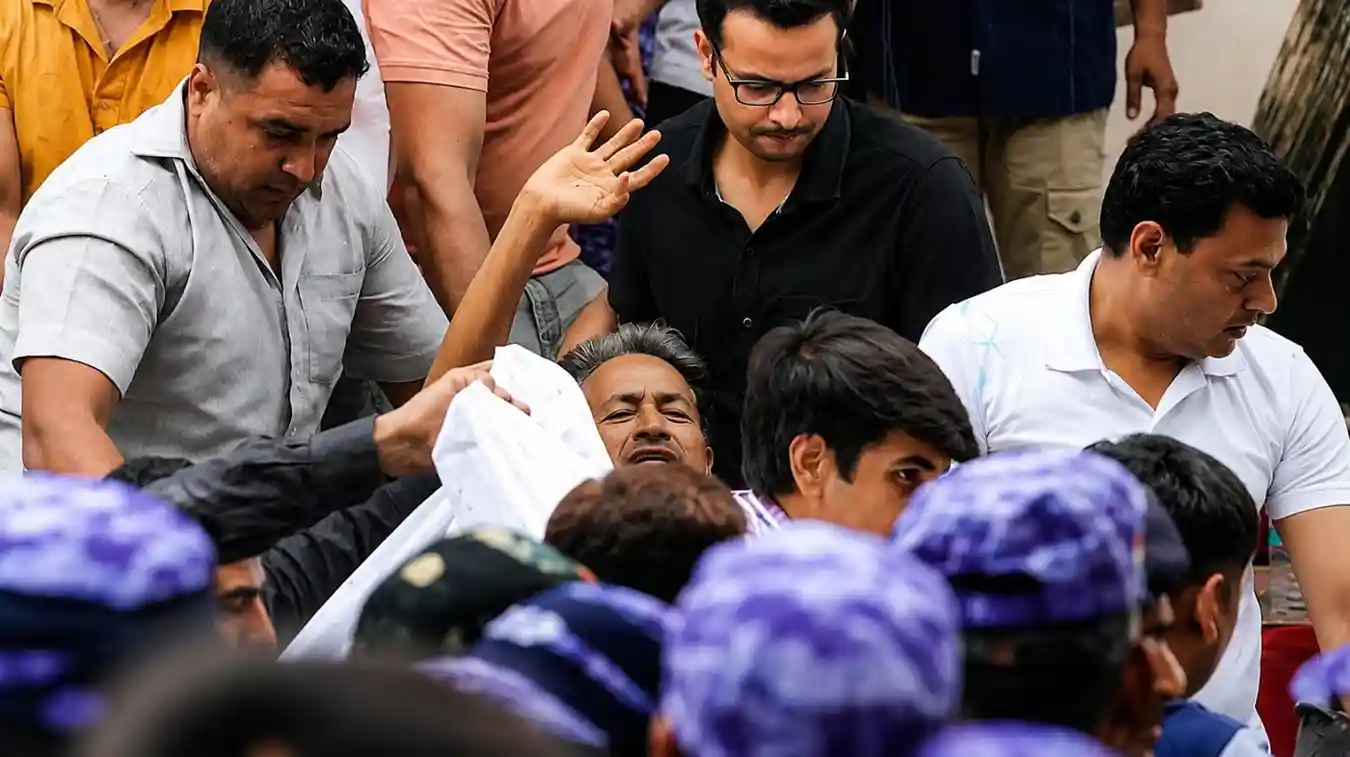Inside the 3 AM Operation: How Delhi Police Pulled Sonam Wangchuk Off His Fast