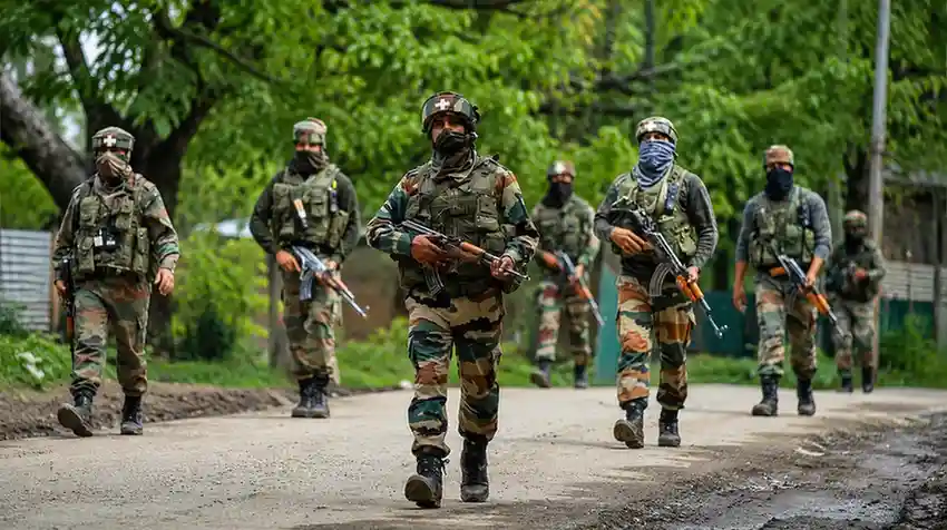 A Policeman Guarding the Amarnath Yatra Is Shot Dead in Anantnag