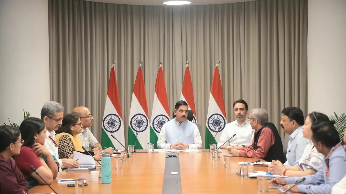 Pralhad Joshi Takes Charge as India's Education Minister After Dharmendra Pradhan's Resignation
