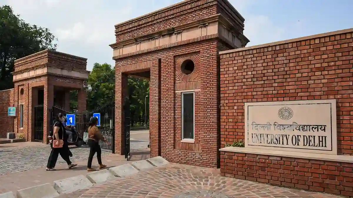 PhD Scholar Waits, Then Attacks Professor On DU Campus