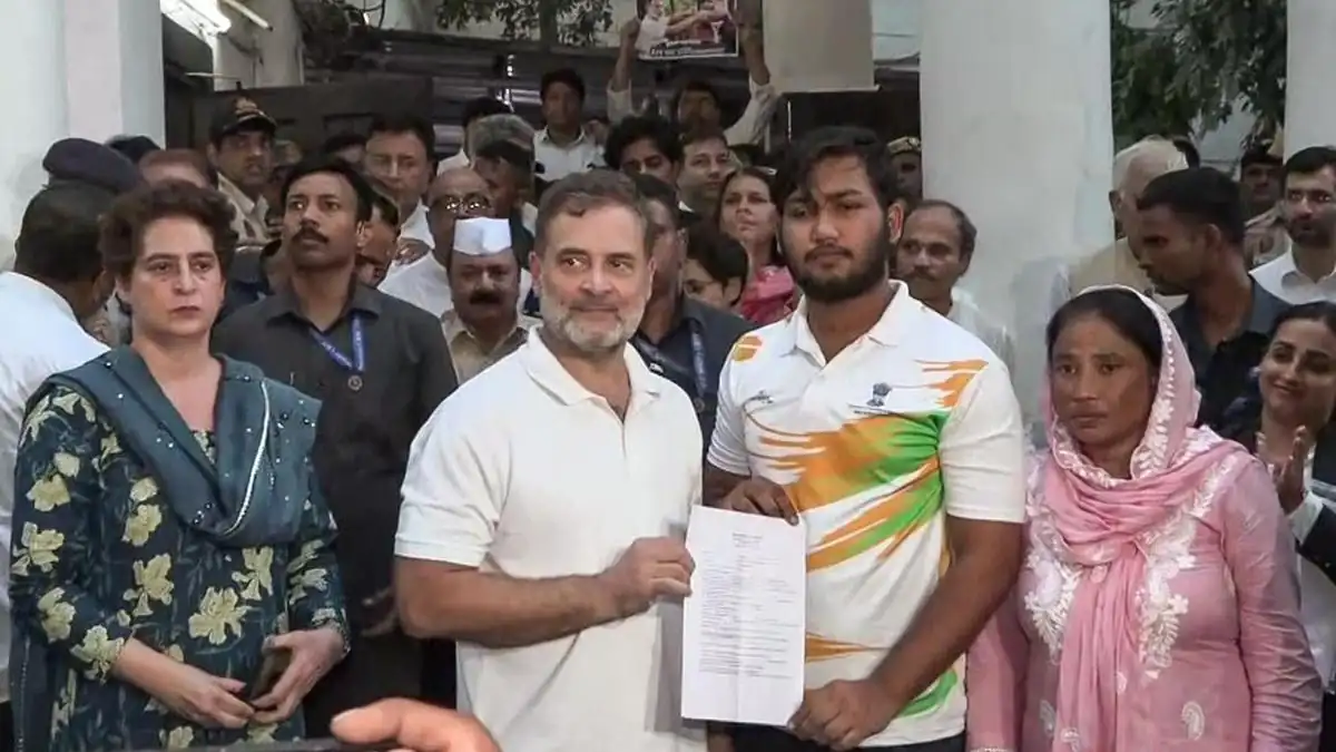 Rahul Gandhi Sits On Dharna, Demands FIR For Pellet-Hit Student