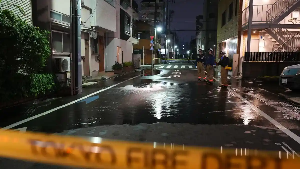 Tokyo Wakes Up Shaking: 5.9 Quake Injures Dozens, Ground Still Not Settled