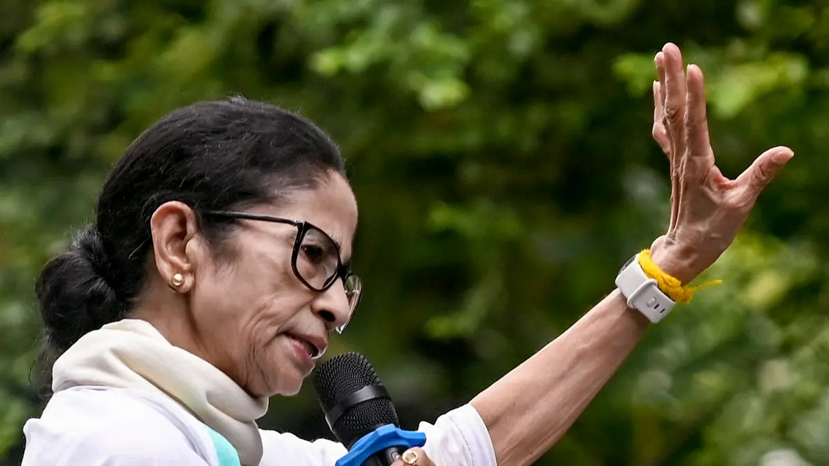 FIR Filed Against Mamata Banerjee Over HC Order Violation
