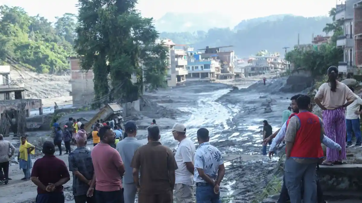 Nepal Death Toll Climbs to 781 as Rescuers Search for Entrapment in Tunnels