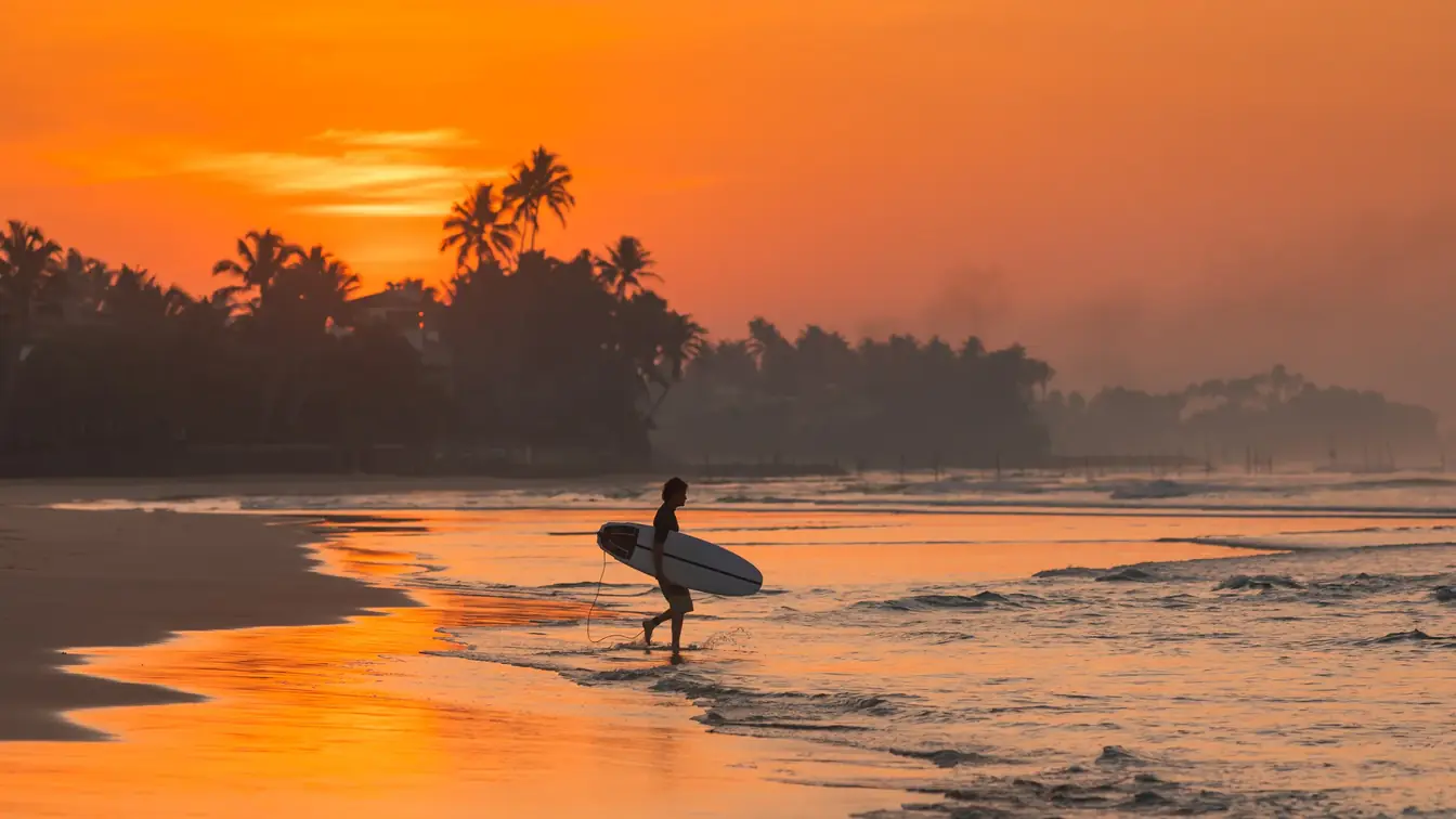 Sri Lanka and Indonesia. Two beautiful islands full of nature, culture, adventure and history