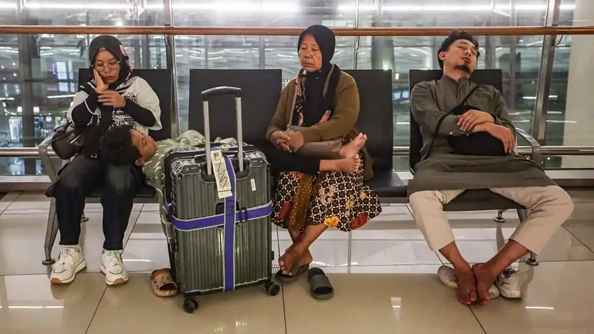 Flights to and from Singapore - as well as Doha, Sydney, and Kuala Lumpur - have been disrupted