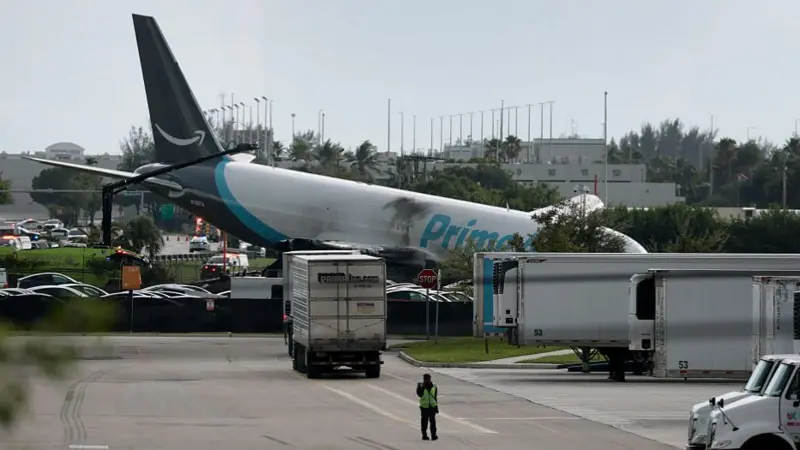 Amazon Cargo Plane Overruns Runway at Miami Airport, Kills at Least Five