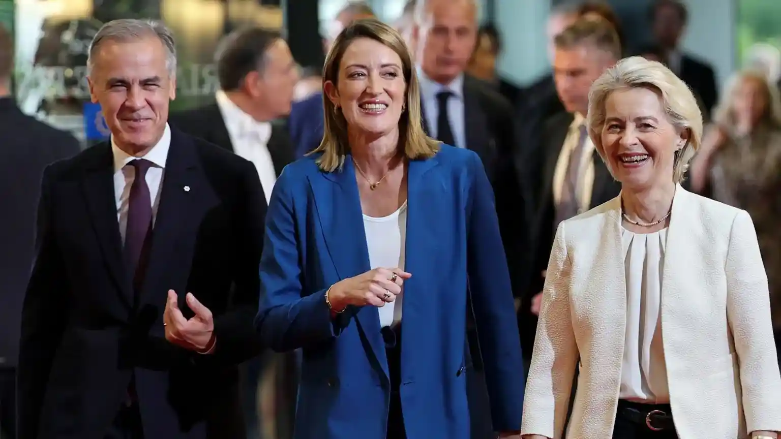 Von der Leyen Just Offered Canada a Seat Nobody Else Gets. Carney Stood Up and Kissed Her For It.