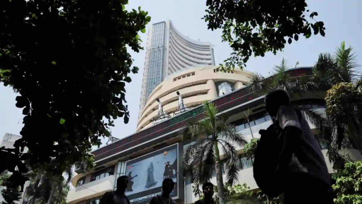 Sensex Ends Six-Week Winning Run as Falling Crude Oil Prices and Returning Foreign Investors Boost
