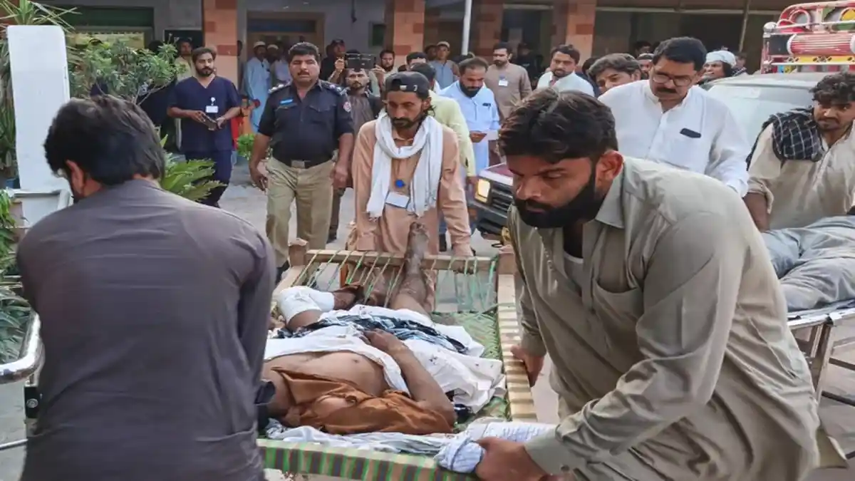 At Least 11 Dead After Suicide Bomber Hits Police Checkpoint In Northwest Pakistan