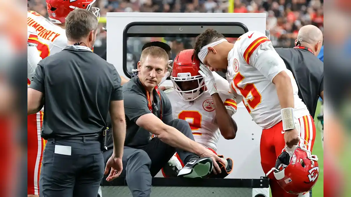 Chiefs' Tyquan Thornton Suffers Dislocated Ankle in Best Game of His Career