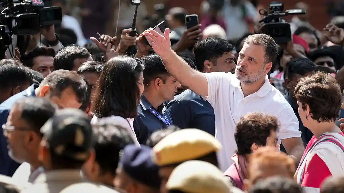 Rahul Gandhi and Priyanka Gandhi Vadra during a protest march to the ECI office in New Delhi, Oct. 6, 2026.