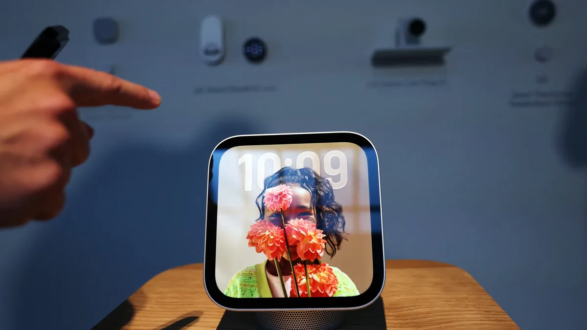 Apple's HomeView Smart Home Hub Has Been Launched at $299, and Siri Is the Key Here
